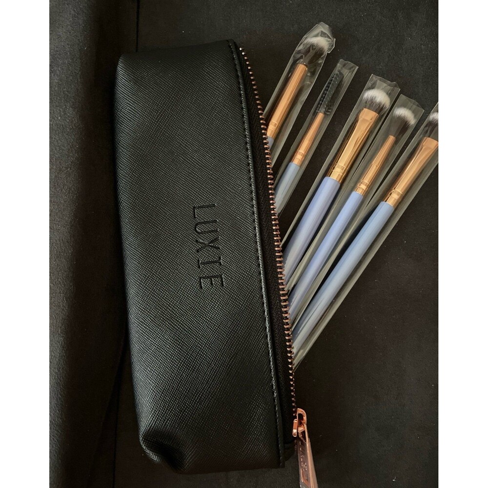 LUXIE Makeup Brush Set with Black Cosmetic Bag